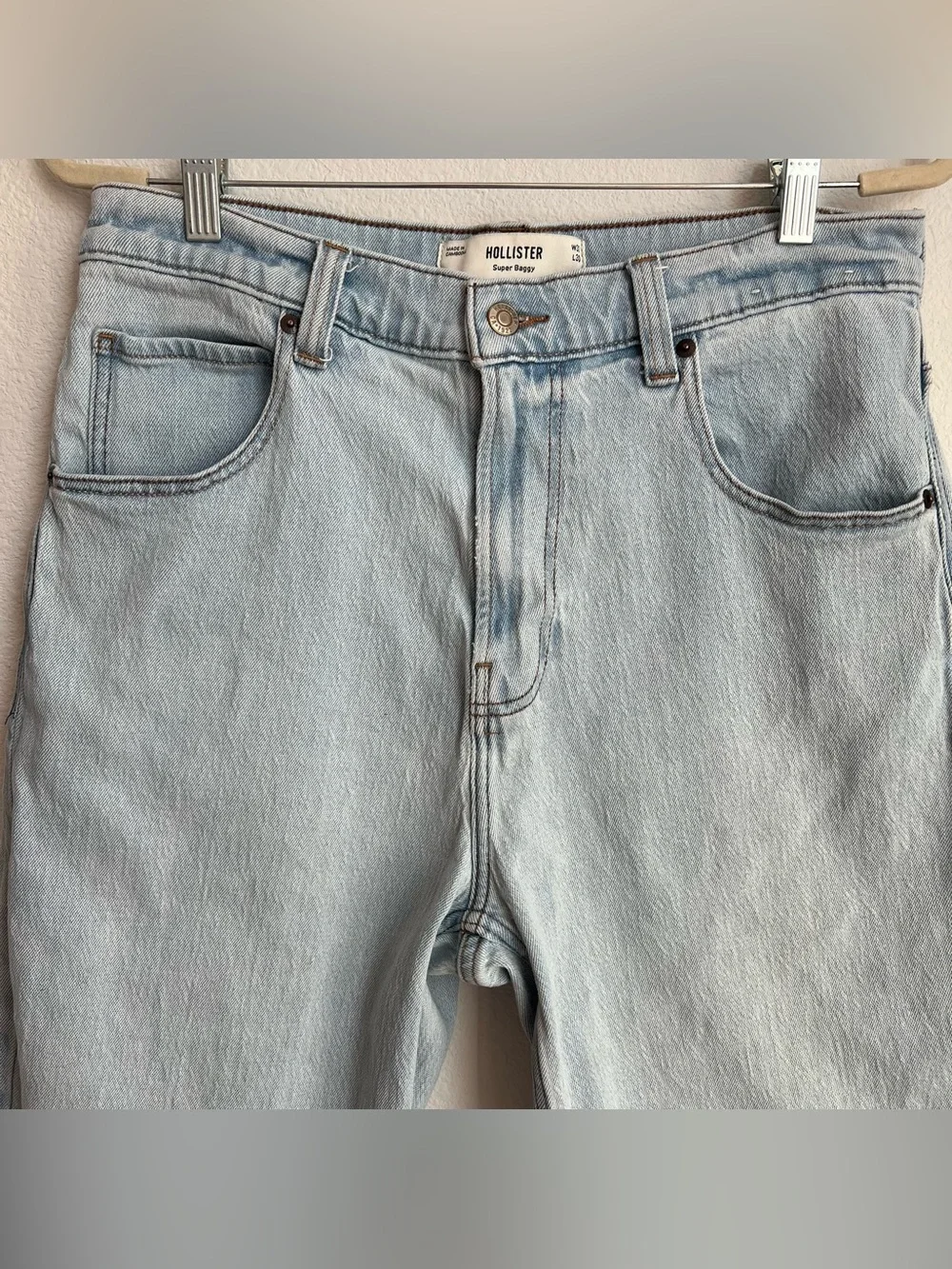 Hollister Men’s Super Baggy Men’s Light Was Denim Shorts Cards on Pocket Y2K